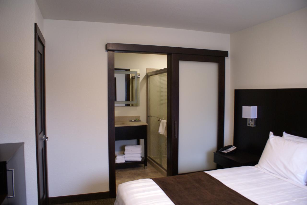 Boarders Inn & Suites By Cobblestone Hotels - Syracuse Zewnętrze zdjęcie