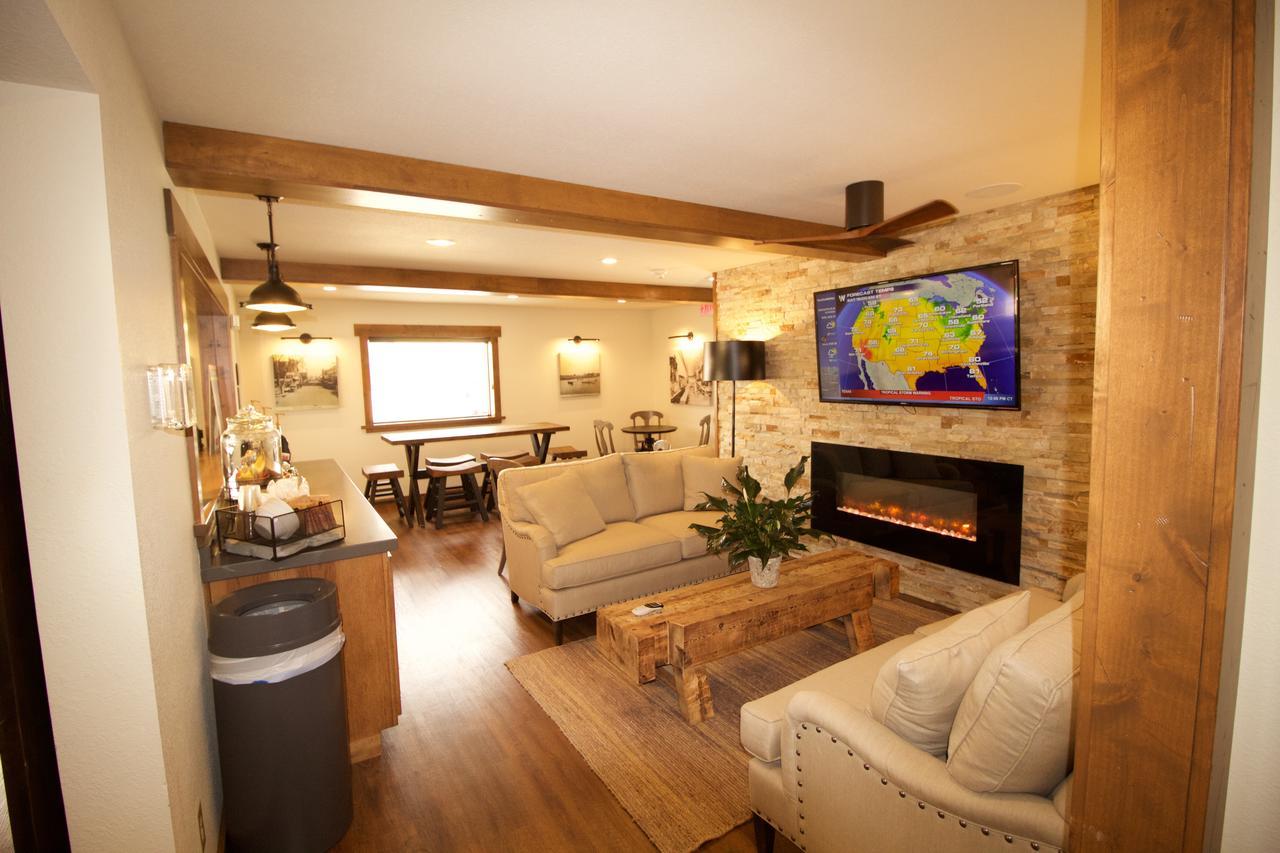 Boarders Inn & Suites By Cobblestone Hotels - Syracuse Zewnętrze zdjęcie